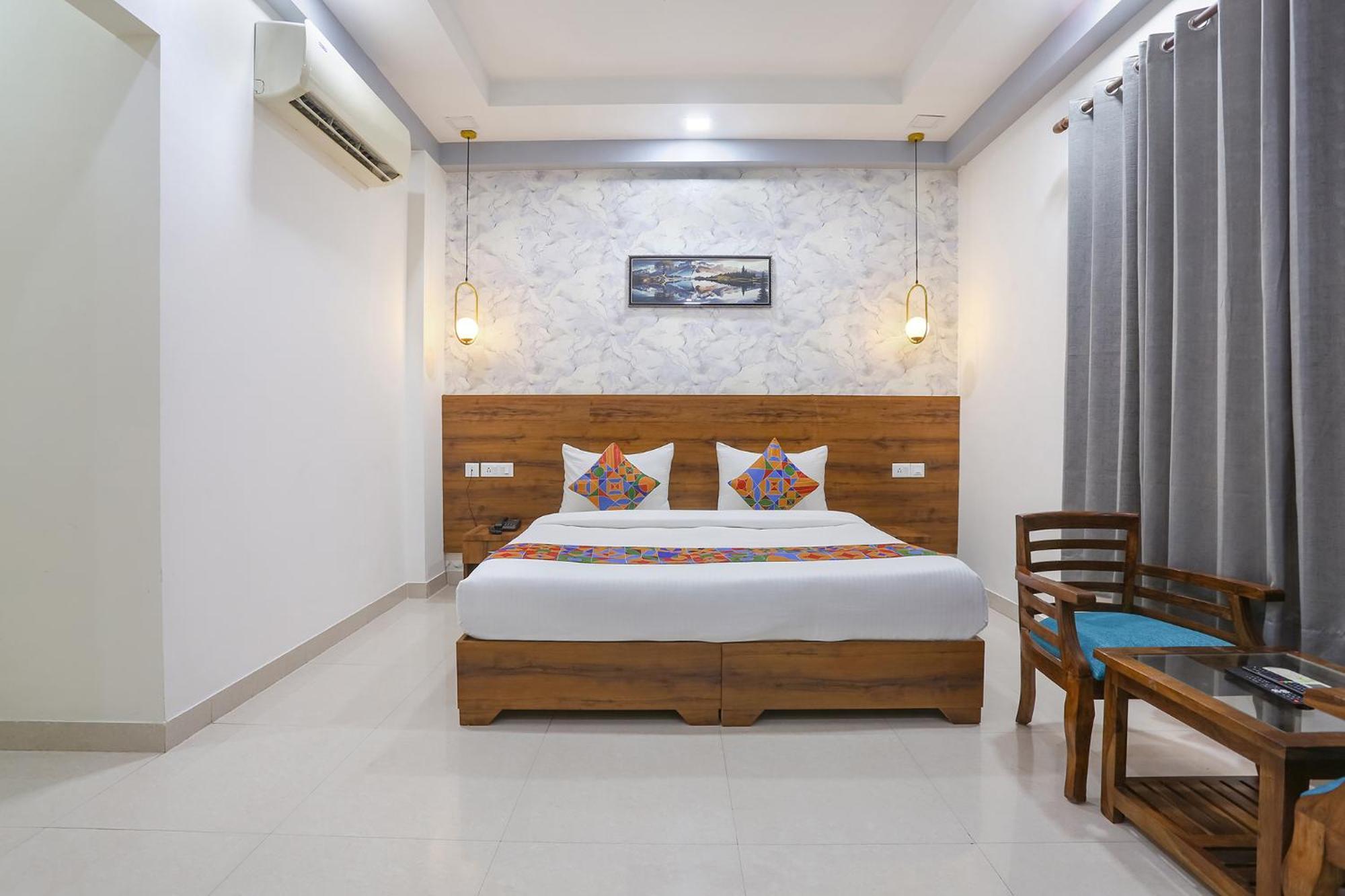 Fabhotel New Journey Hospitality Гургаон Экстерьер фото
