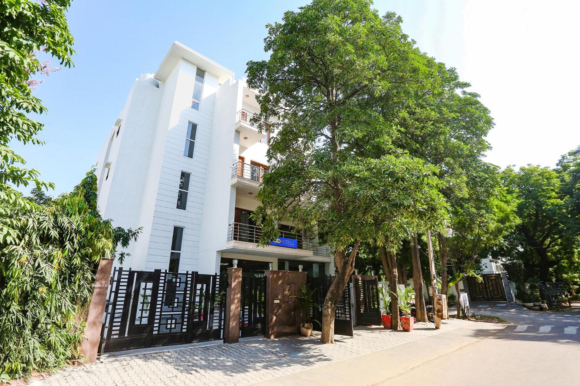 Fabhotel New Journey Hospitality Гургаон Экстерьер фото