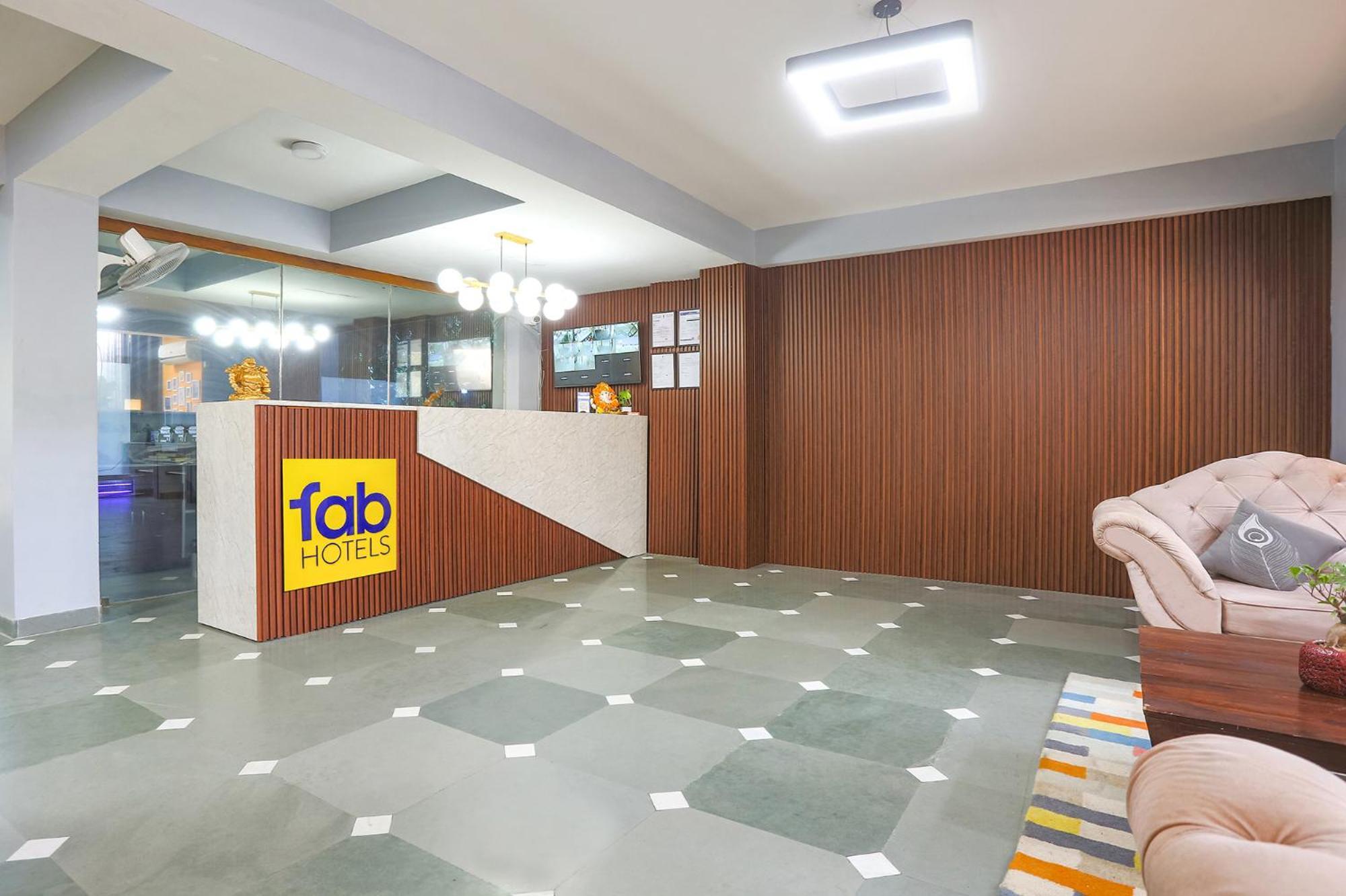 Fabhotel New Journey Hospitality Гургаон Экстерьер фото